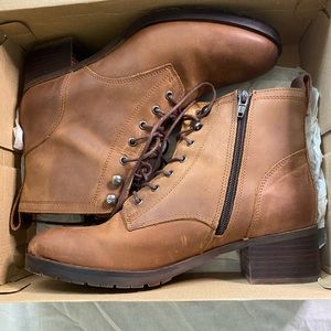 Clarks boot in brown